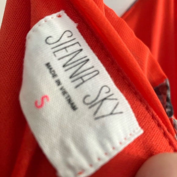 Sienna Sky Maxi Dresss - Picture 4 of 7